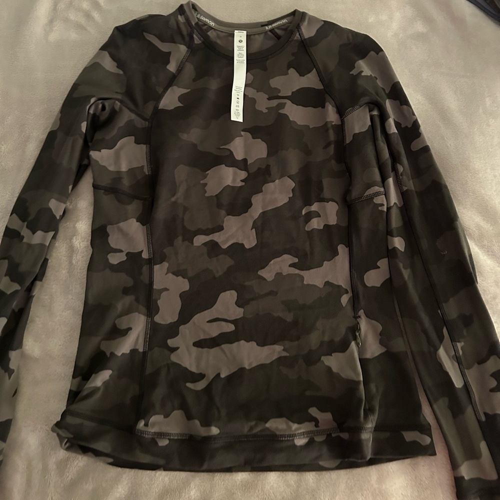 LULULEMON CAMO LONG SLEEVE WITH POCKETS AND THUMB HOLES